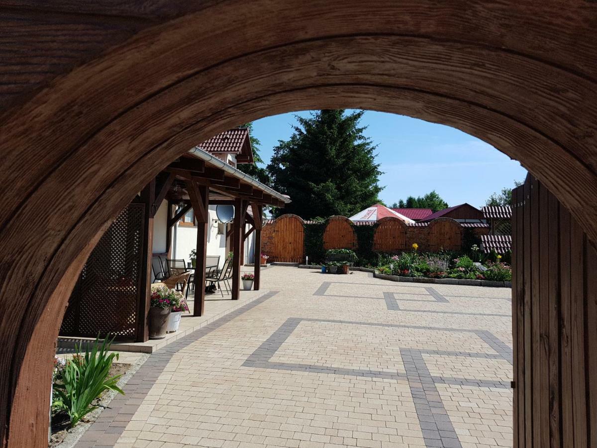 Cudowny Zakatek Z Ogrodem I Basenem Daire Bukwica  Dış mekan fotoğraf